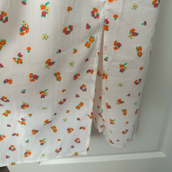 H&M Divided Floral Crepe Dress - Picture 6 of 6